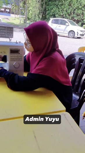 "KENAPA BOLEH JADI MACAMNI??!!" STRESS KE TUU🤪 JANGAN STRESS KALAU ADA PROMBLEM MACAM NII!! KORANG TENGOK JE VIDEO NI SAMPAI HABIS KALAU KORANG ADA PROBLEM YANG SAMA "TERUK SANGAT MESIN JAHIT ROSAK TU" JIRAN PUN DAH TEGUR TU KAK🤭 MEH LAH BAISUDDIN HQ SERVISKAN . wasap.my/601110919050/okurmarm599 . Jemput Datang ke: 📍 ALAMAT: Baisuddin Mesin jahit B6, Gerai MPT, Lurah Semantan, 28000, Temerloh Pahang ☎ Hotline: 09-2963121 ⏰ Waktu Operasi: Isnin-Sabtu 9:30 pagi-5.30 petang . . "MISI 1 RUMAH 1 M