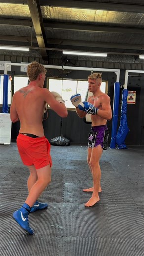 Boxing Training Techniques: Pad Work and Sparring