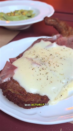 A new bombshell has entered the city 👀 Prosciutto is the new girl on the block in the east village - super cozy Italian spot that’s bringing tastes of Italy to the big apple. Perfect for girl dinners and dates ✨ #nyc #nycfood #nyceats #nycrestaurants #fyp