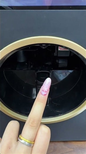 This Machine Prints Art Directly On Your Nails… 💅😱✨