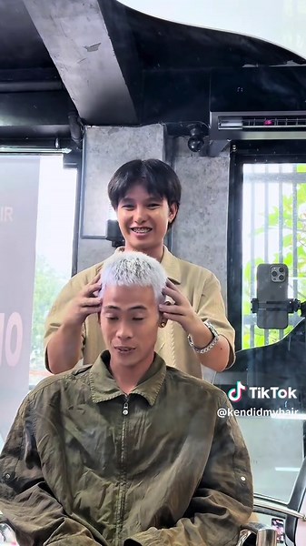 Platinum Icy Blonde Hair Coloring Tutorial