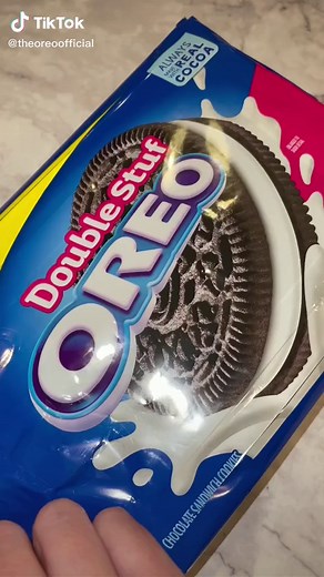 No thoughts just deep fried OREO cookies (via: @eatwithalyssa) #oreo #oreocookies #friedoreo #recipe