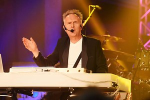 The 10 Best Howard Jones Songs of All-Time