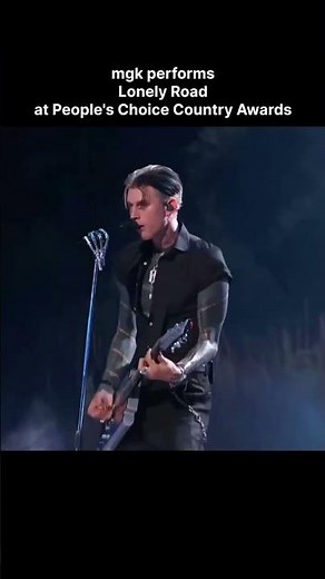 mgk performs Lonely Road at People's Choice Country Awards