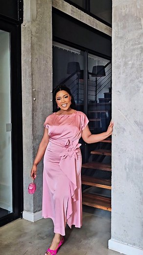 NEW IN 🔥 READILY AVAILABLE IN STORE CLASSY SILK DRESS K650 SIZE 10-14 HEELS K750 MARBLE CLUTCH K850 0973254110 0968221290 | Style me Reloaded