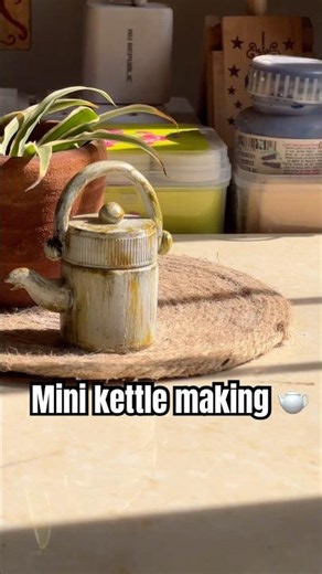 From Waste to Vintage Art! ✨| Old Fabric Colour Bottle Mouldit Clay DIY Kettle| Best Upcycling Craft