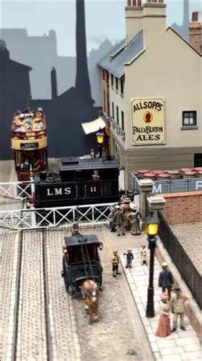 🚂 Sentinel Shunter Trundles Across The Road #modeltrains #railway #shorts