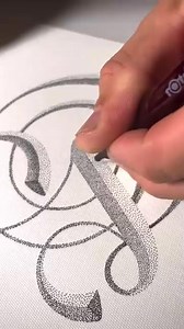 It's all in the details with @MAXIMEBOLIS putting ink to paper with patience and precision. 🖊Isograph | Rotring