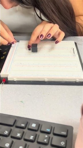 Práctica circuitos básicos con reles. 4C TmT