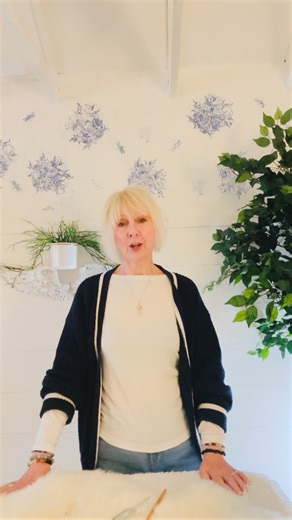 ✨🔮 Unlock the Power of Quartz 512 Hz Did you know? Quartz crystals aren’t just stunning—they’re believed to be energy amplifiers. And when paired with the pure tone of 512 Hz, magical things happen. 🌟 📡 Why 512 Hz Specifically? • 512 Hz is a standard tuning fork frequency, often used in acoustics and medical testing (like hearing tests). • Due to its clean harmonic relationship (it’s a power of 2: 2⁹), some believe it interacts with biological or mineral structures like quartz in a stable way