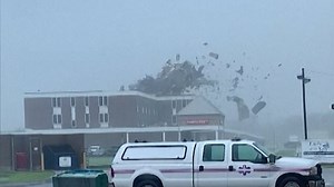 Hurricane Ida rips roof from Louisiana hospital