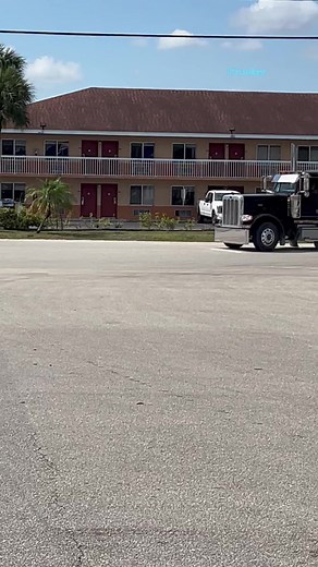 Nice Black Peterbilt #truck #trucks #trucking #truckdriver #iTrucker #truckers #trucker | iTrucker