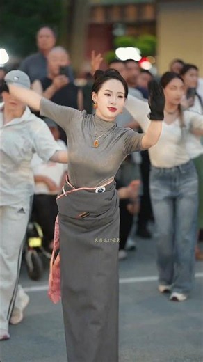 wengmu, the most popular Tibetan dance "qiangba qusang"