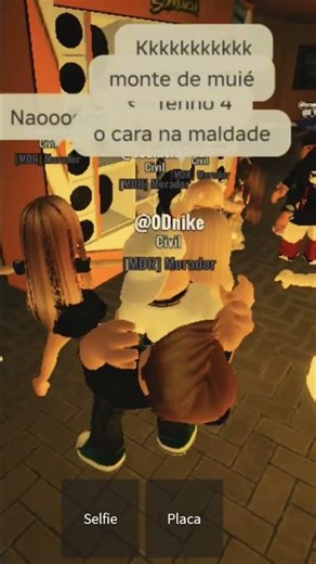 curtindo no bar mais famoso do Roblox