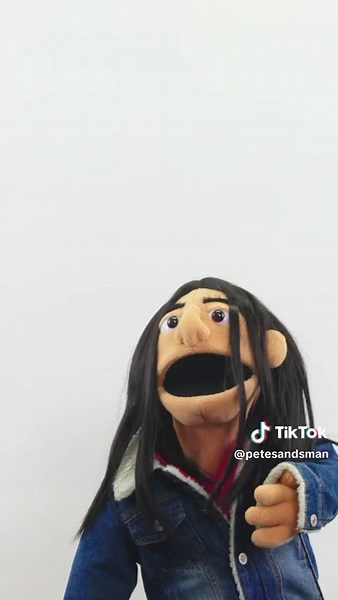 “Ya ah teeh” means Hello or Good. If are greeting someone by using the phrase by itself it means “Hello”. #navajo #nativetiktok #indigenoustiktok #puppetsoftiktok