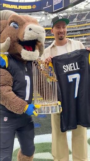 World Champs in the building! 🏆 #rams #nfl #shorts