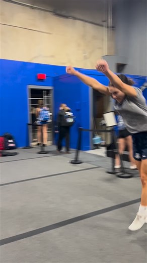 Arizona Cheerleaders & Mascots on Instagram: "Cheermas Day 12: Rewind work ⏮️🔥 #arizonacheerleading #beardown"