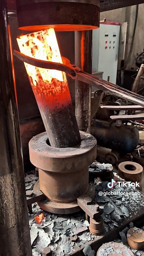 Automatic Steel Blank Shaping: Forging Press Process