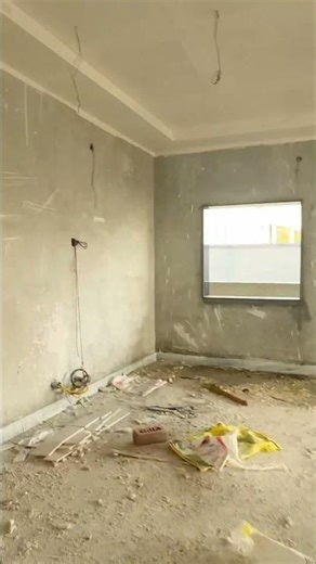 Painter Applying putty |Puttying forrenovation #putty #ytshorts #home #construction