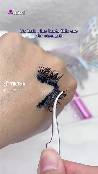 Premium Lash Glue for DIY Extensions