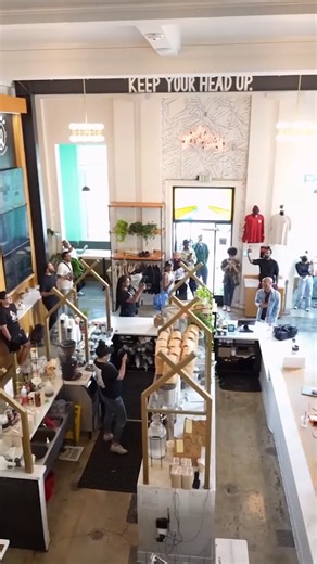 When Kenny sings "Never Knew" and the whole café sings back 🤍🎤 | Kenny Lattimore