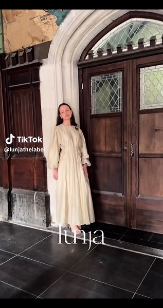 Heb jij je Eid outfit al besteld?✨ Shop nu bij www.lunjathelabel.com #modestfashion #eid #hijab #modest #eidoutfit