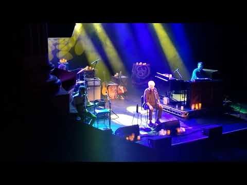 Graham Nash. Cathedral