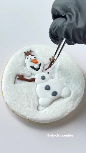 Royal Icing Recipe for Perfect Frozen-Themed Cookies