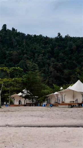 55K views · 333 reactions | Kamu Perlu Tau, ada salah satu spot healing pantai di Batam, bisa glamping dan ada villa nya juga  #wisatabatam #barelang #jembatanbarelang #pantai #batam #kepri #jabar #jaktik #jateng #medan #indonisa #singapore #traveling #bintan #fyp | LOKER BATAM | Facebook