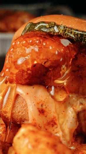 Hot Chicken Slider with Honey Drizzle 🍯🔥 | Sweet & Spicy Perfection