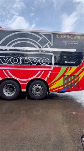 10K views · 118 reactions | Suite combi pertama di jalur Jakarta-bali bus gunung harta tronton  #busmania #reels | Bang Jarwo Bus | Facebook