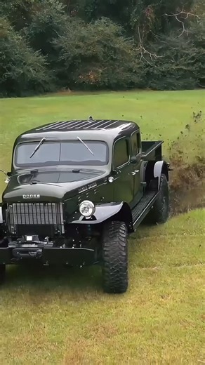 Desert Power Wagons on Instagram: "Come see THIS Desert Power Wagon NEXT WEEK, Nov. 4th-7th at @semashow 2025 with our friends at @ssbcusa in the Featured Vehicle SILVER LOT!🔥 • FOR SALE | **$424,950 USD** | Dressed in Mercedes-Benz®️ G Manufaktur®️ Olive Green Metallic, this @tisdalecoachworks crew cab fits over a 2021 Ram 2500 with the notorious 6.4L Hemi®️ V8 pushing 410hp and 429ft-lbs while accomodating suicide doors. *LIVE ON OUR SITE! • It features modern amenities and is equipped with a