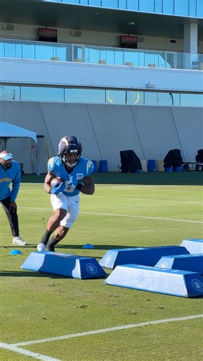 573K views · 4.3K reactions | omarion gettin' in some work | Los Angeles Chargers | Facebook