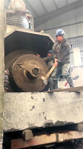 この工具で締める！？超大型ブレード調整！