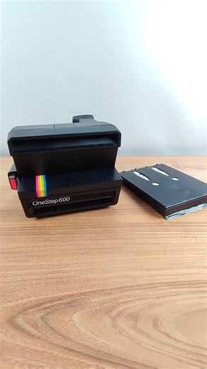 Polaroid OneStep 600 - Film Load