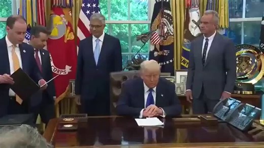 🔥ブーム！トランプが歴史的な大統領令に署名：秘密のバイオラボ、フランケンシュタイン科学、ファウチの嘘、またはパンデミック実験を米領土上で一切禁止 [ビデオ]🔥 トランプ大統領が爆弾発言のような大統領令に署名し、機能獲得研究と秘密のバイオラボを閉鎖。ファウチに圧力。アメリカ人の命を神の真似事で弄ぶのはもう終わり！🇺🇸🔥 秘密ラボはもう終わり - アメリカ史の転換点👉 全文はこちら：https://t.co/sykS52kDGa📢 テレグラムチャンネルに参加：https://t.co/Slk2zUUHL5🌐 本物のストーリー。本物のジャーナリズム。私たちでインパクトを起こそう：