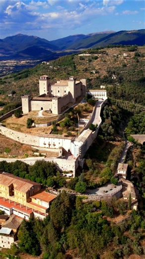 Drone flight over Umbria: Discover Italy's majestic countryside