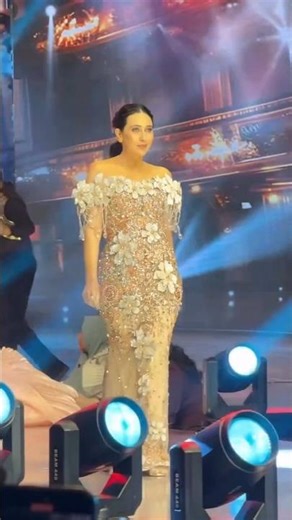 Karishma Kapoor date of fabulous ramp walk in Dubai