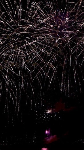 What a crew party at Les Voiles de Saint-Tropez 2025! #sailing #yachting #segelboot #regatta #regatta #yacht #sailboats #barcavela #voilier #lesvoilesdesainttropez #vintage #classicyacht #boating #barcosavela | Les Voiles de Saint-Tropez officiel