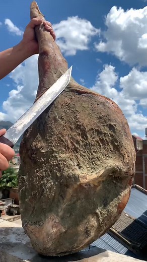 1.5M views · 8.6K reactions | Freshly cut from the quarry! 望✨ Nature’s giant masterpiece. #StoneArt #NatureWonder #BigAndBeautiful | Jotted Expressions | Facebook