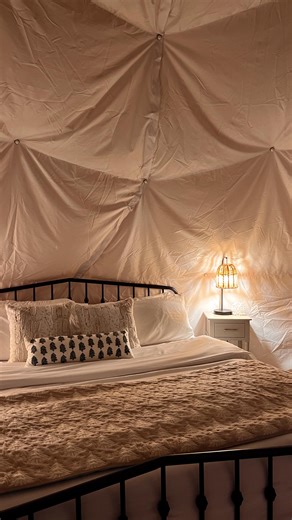 Stay in a real life snow globe this winter ❄️✨ 📍Center Hill Lake | Smithville, TN Perfect holiday getaway for 2! Cozy up in our dome with hot tub, fire pit, and now full hot coco bar!☕️ Only 2 domes have been converted to snow globes for the winter, so we have limited availability! So book now while there are openings✨ (Only at Center Hill Lake domes) Booking link in our bio 👉🏼 #TennesseeTravel #Glamping #TNSoundsPerfect #GeodesicDome #UniqueStays #NatureTherapy #holidaygetaway #snowglobe #ig