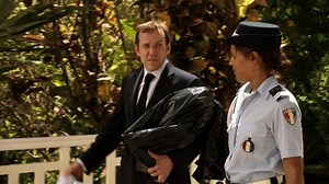 Death in Paradise_S01E01_Episode 1