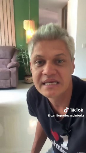 Cómo hacer una puerta corrediza con riel oculto