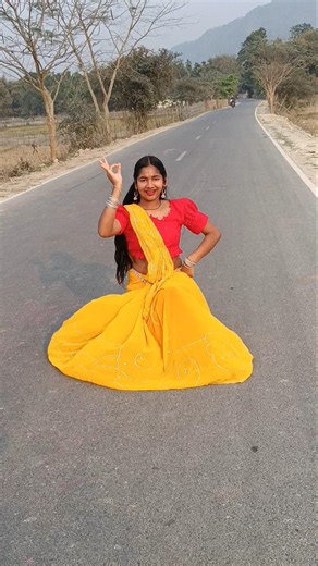 Saree chamakdar ##💛❤️ #dance 💛❤️❤️ #dance 💛💛❤️❤️💛❤️❤️ #indiandance 💛💛❤️