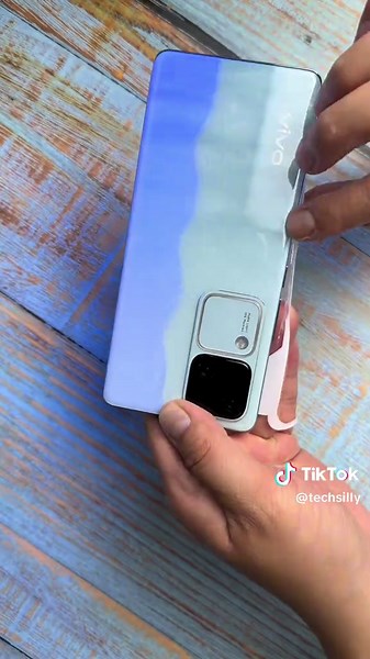 Vivo Phone got a scratch protection !! #vivo #creatorsearchinsights