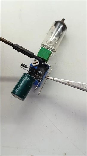 How to make a turn indicator light flasher | Relay flasher | ‪@Electronic.32‬