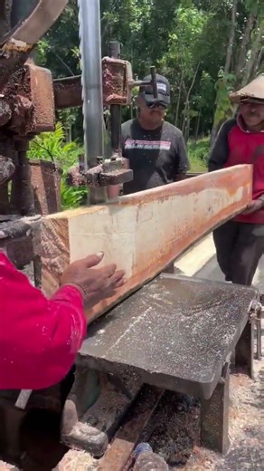 operator !! wood slicing skills with super sharp circular saw machine #serkel saw #teak wood