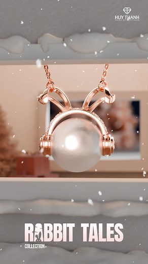 🎄CHÍNH THỨC MỞ BÁN - RABBIT TALES COLLECTION 🔔 Tham khảo BST tại: https://q.me-qr.com/l/RabbitTales1 Hãy ghé cửa hàng gần bạn nhất hoặc đặt mua tại website Huy Thanh để trở thành một trong những chủ nhân đầu tiên của Rabbit Tales Collection và đổi vé tham dự sự kiện X-mas date with J-Santa – món quà đặc biệt dành riêng cho Carrot. 🔔 Đăng ký đổi vé tại: https://q.me-qr.com/l/XmasdatewithJSanta2 #HuyThanhxJunPham #RabbitTalesCollection ============= Huy Thanh - Hệ thống Nhẫn cưới và Trang sức h