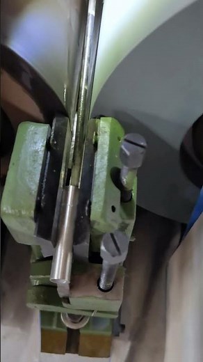 Centerless grinder demonstration video #machine