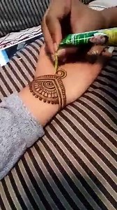 Here is the video of the design i did today for beautiful Alexa.. #mtl #bridalmontreal #mtlmoments #wakeupandmakeup #makeupmontreal #hennatatto #tattoomontreal #tattoos #pakistani #hochelaga #sherbrooke #metromontreal #frontenac #prefontaine #montreal #montrealcity #uqam #canada #montrealhennaartist #bridalshower #bridemontreal #bride #ilovewhatido #quebec #somontreal #summermontreal #mtlevents #mtlblog | Shraddha Henna Designs